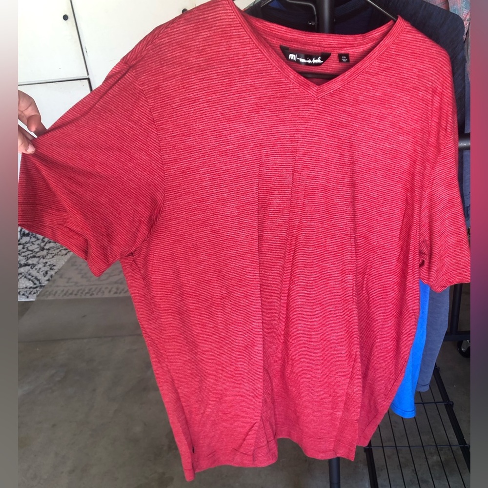 Travis Mathew T-shirt
